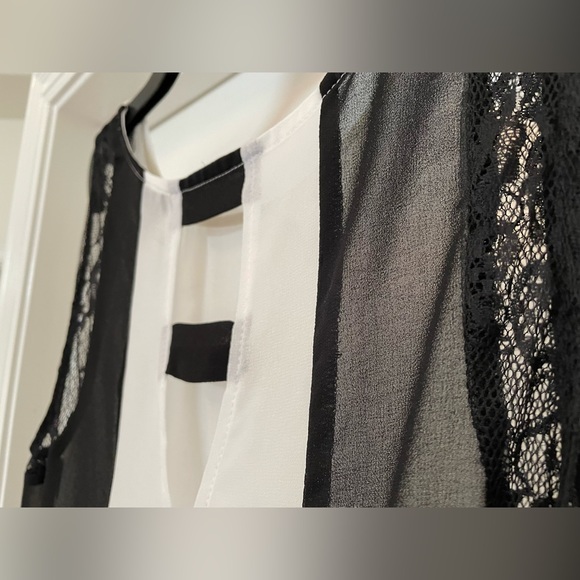 ANA a.n.a chiffon tank top shirt top size Medium in black & creamy white panels - Picture 5 of 6